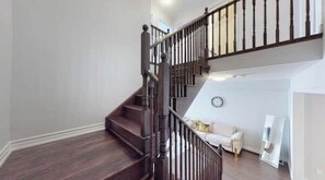 Interior - Entire Modern Townhouse Ajax (Ajax)