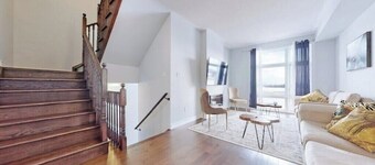 Entire Modern Townhouse Ajax