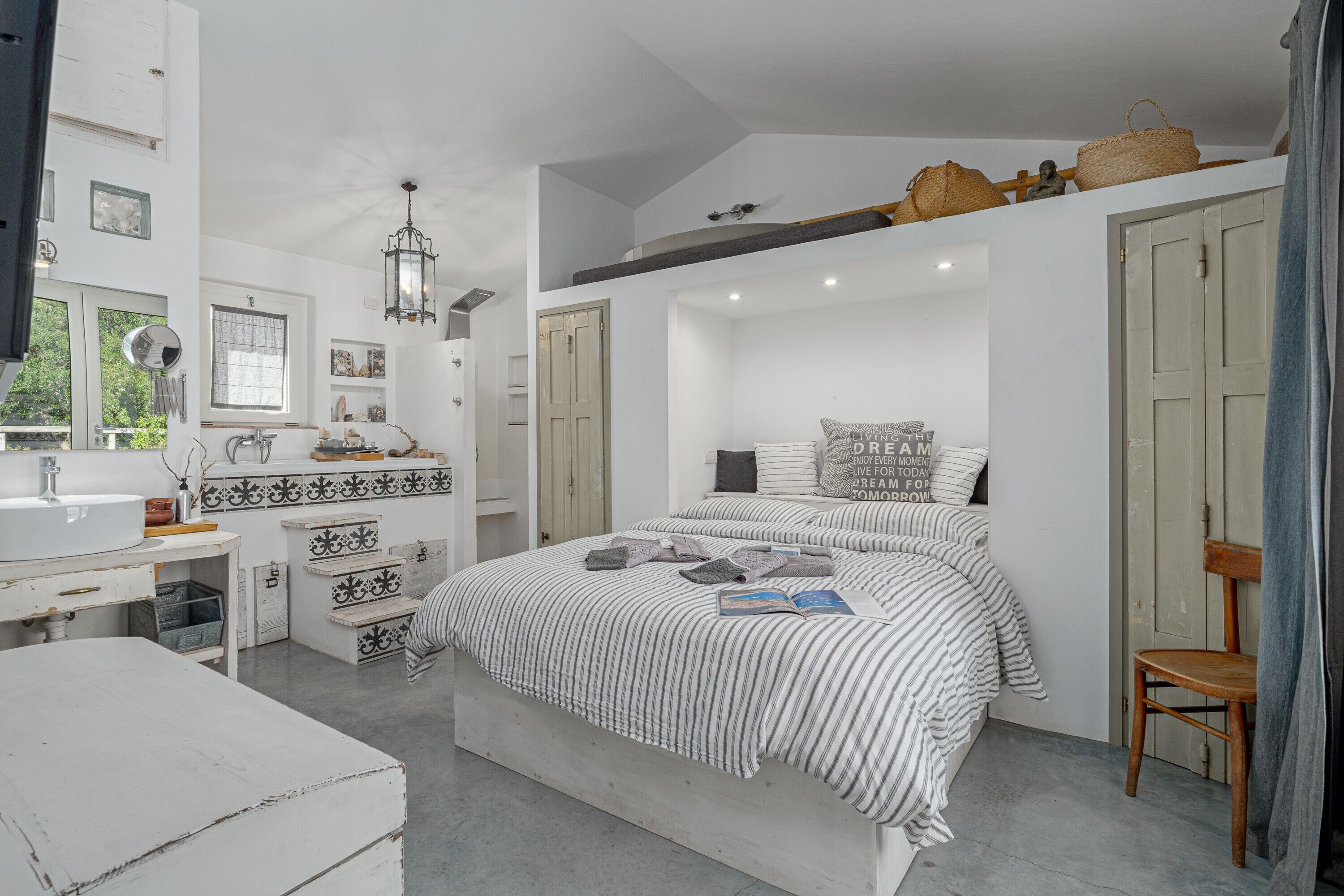 2 室のベッドルーム、アイロン / アイロン台、WiFi (無料)、ベッドシーツ