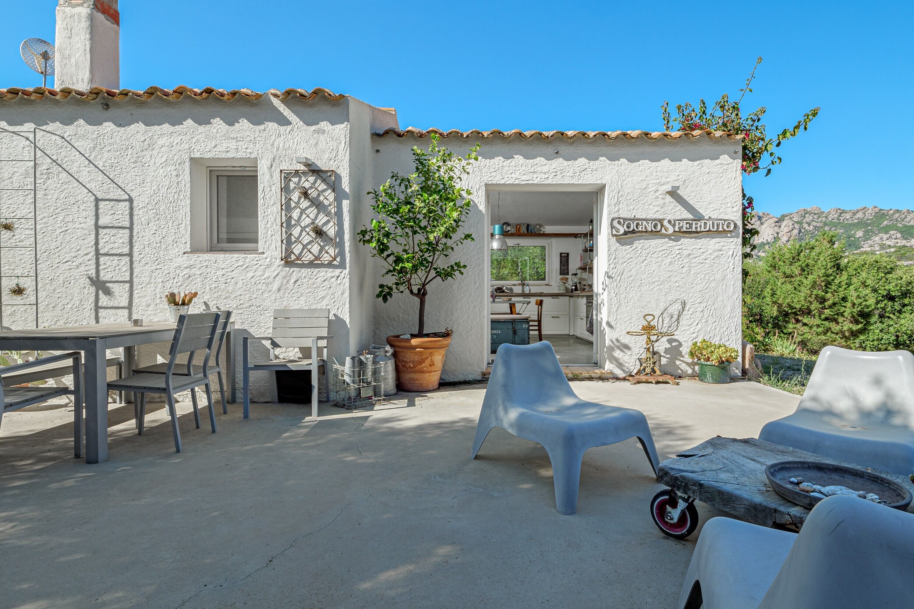 屋外ダイニングエリア