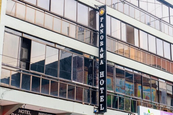 Front of property - Hotel Panorama  (Medellín)