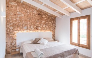 6 habitaciones, tabla de planchar con plancha y wifi gratis 