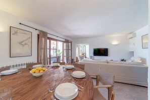 Dining - Holiday Home 'S'hort Des Frares' with Mountain View, Wi-Fi and Air Conditioning (El Palmer)