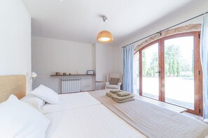 6 bedrooms, iron/ironing board, free WiFi, bed sheets - Holiday Home 'S'hort Des Frares' with Mountain View, Wi-Fi and Air Conditioning (El Palmer)