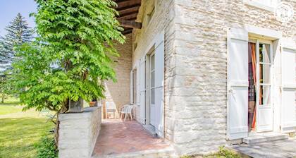 La Charmille - AZE - Gîte