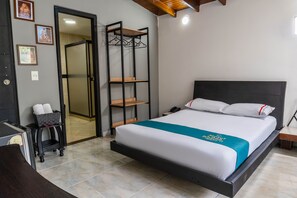 Room - Casa Botero  (Medellín)