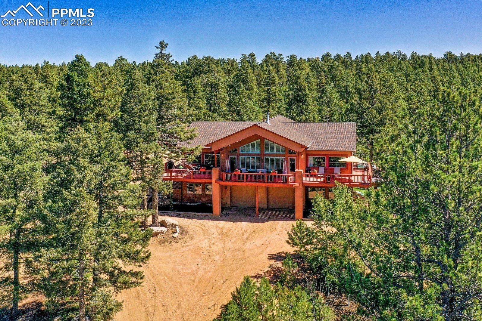 Fabulous private mountain home with great views perfect for family gatherings.