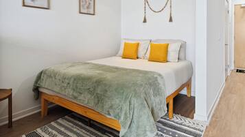 1 habitación, escritorio, tabla de planchar con plancha y wifi gratis