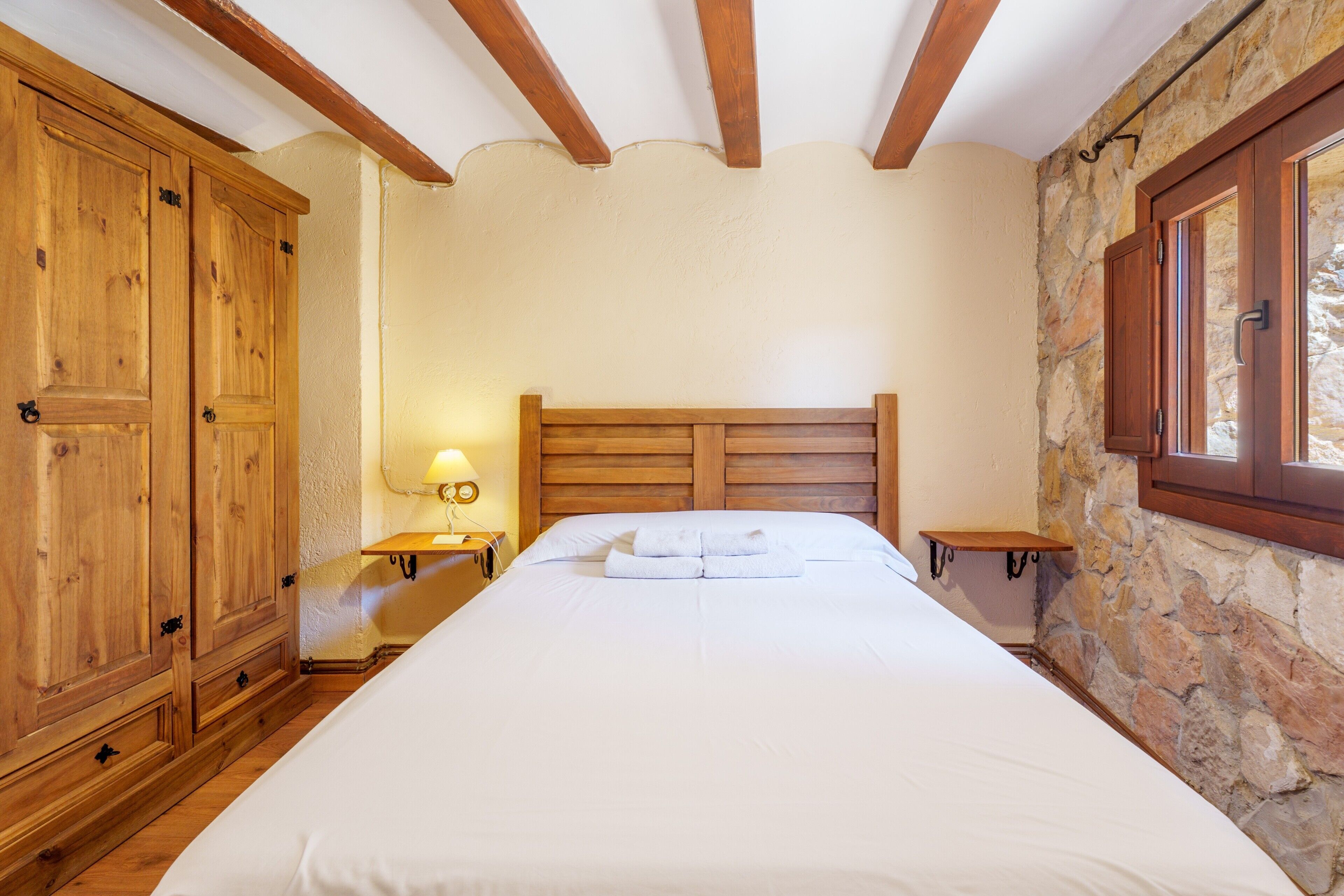3 bedrooms, free WiFi, bed sheets