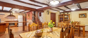 Country House 'Antiga 5' with Mountain View and Wi-Fi