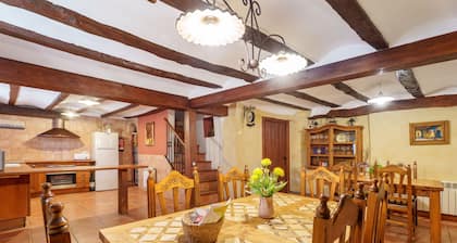 Maison de campagne "Antiga 5" avec vue sur les montagnes et Wi-Fi