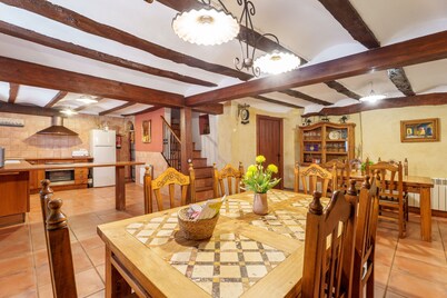 Country House 'Antiga 5' with Mountain View and Wi-Fi