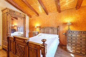 5 bedrooms, free WiFi, bed sheets - Country House 'Antiga 5' with Mountain View and Wi-Fi (Los Santos)