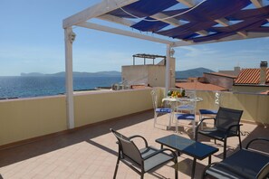 Outdoor dining - Vacation Home The Blue Horizon (Alghero)