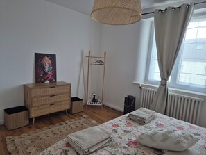 3 bedrooms, WiFi, bed sheets