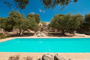 Pool - Villa 'Trullo Agapanthus with Panoramic' with Private Pool, Wi-Fi and Air Conditioning (Ostuni)