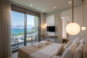 7 bedrooms, iron/ironing board, WiFi, bed sheets