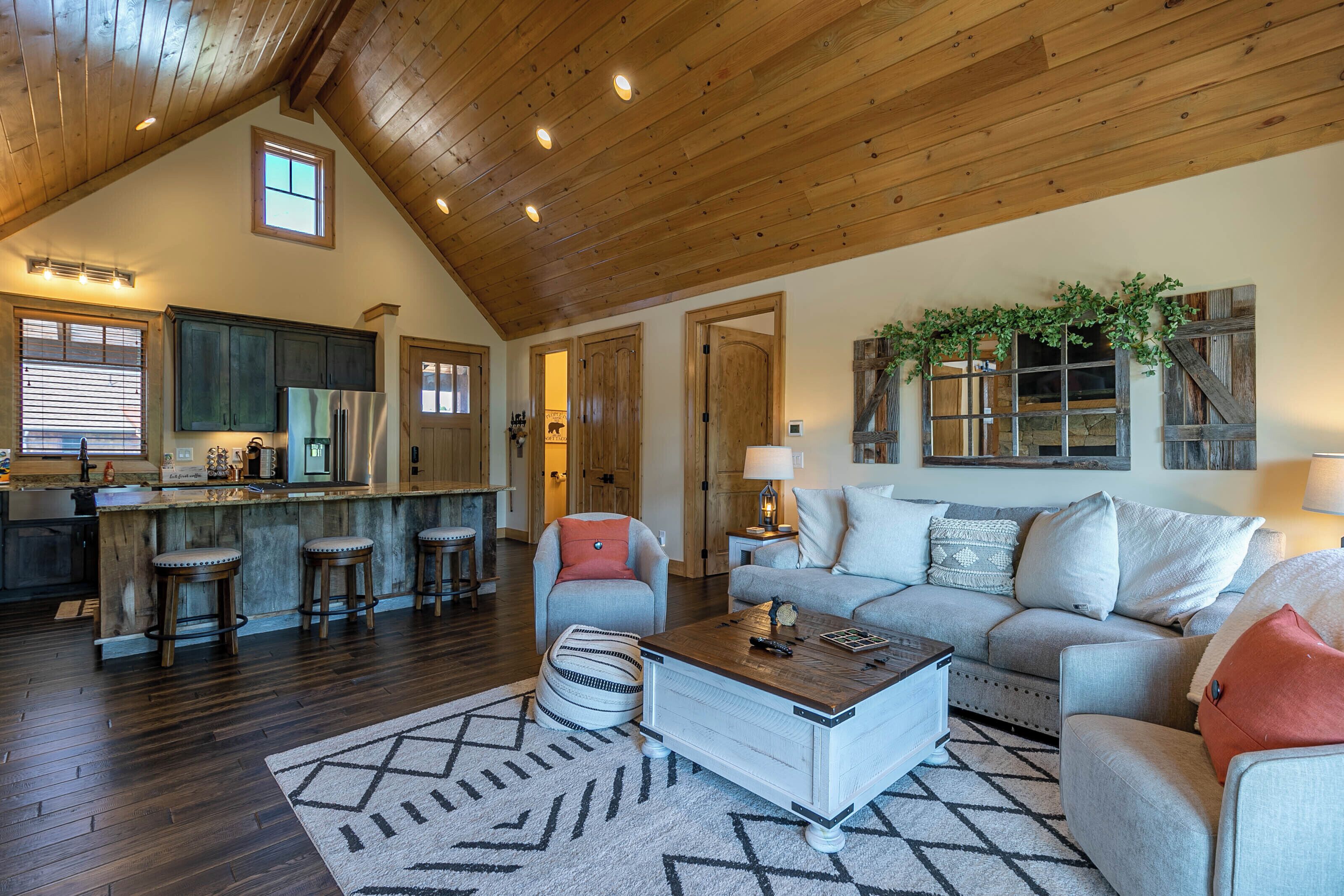 Cabin, Multiple Beds, Patio, Mountain View (Black Bear Den at Eagles Nest) | Living area | Fireplace