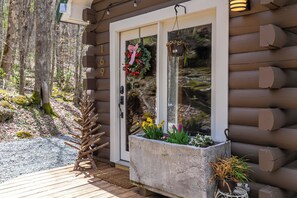 Exterior detail - Tweetsie Den (Boone)