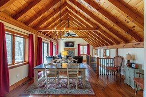 House, 2 Queen Beds, Patio, Mountain View (White Oak Cabin) | Interior - White Oak Cabin (Vilas)