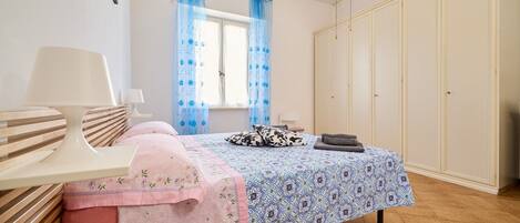 2 chambres, fer et planche Ă repasser, Wi-Fi gratuit, draps fournis