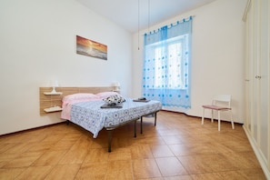 2 bedrooms, iron/ironing board, free WiFi, bed sheets - Apartment 'Casabaffo' with Balcony and Wi-Fi (Piombino)