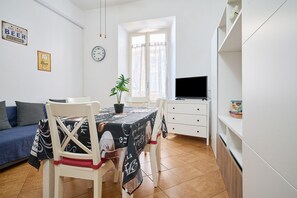 Dining - Apartment 'Casabaffo' with Balcony and Wi-Fi (Piombino)