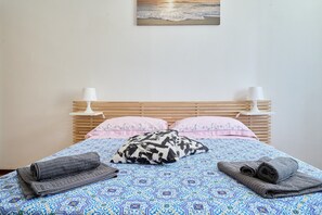 2 bedrooms, iron/ironing board, free WiFi, bed sheets - Apartment 'Casabaffo' with Balcony and Wi-Fi (Piombino)