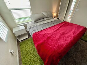 3 bedrooms, desk, iron/ironing board, WiFi