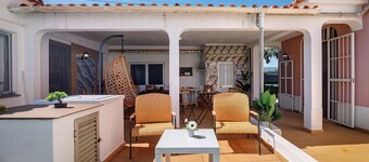 Villa 'J R Dream House' with Private Pool, Wi-Fi and Air Conditioning