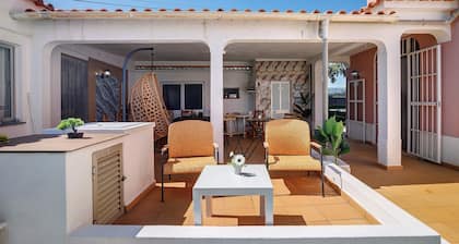 Villa 'J R Dream House' with Private Pool, Wi-Fi and Air Conditioning