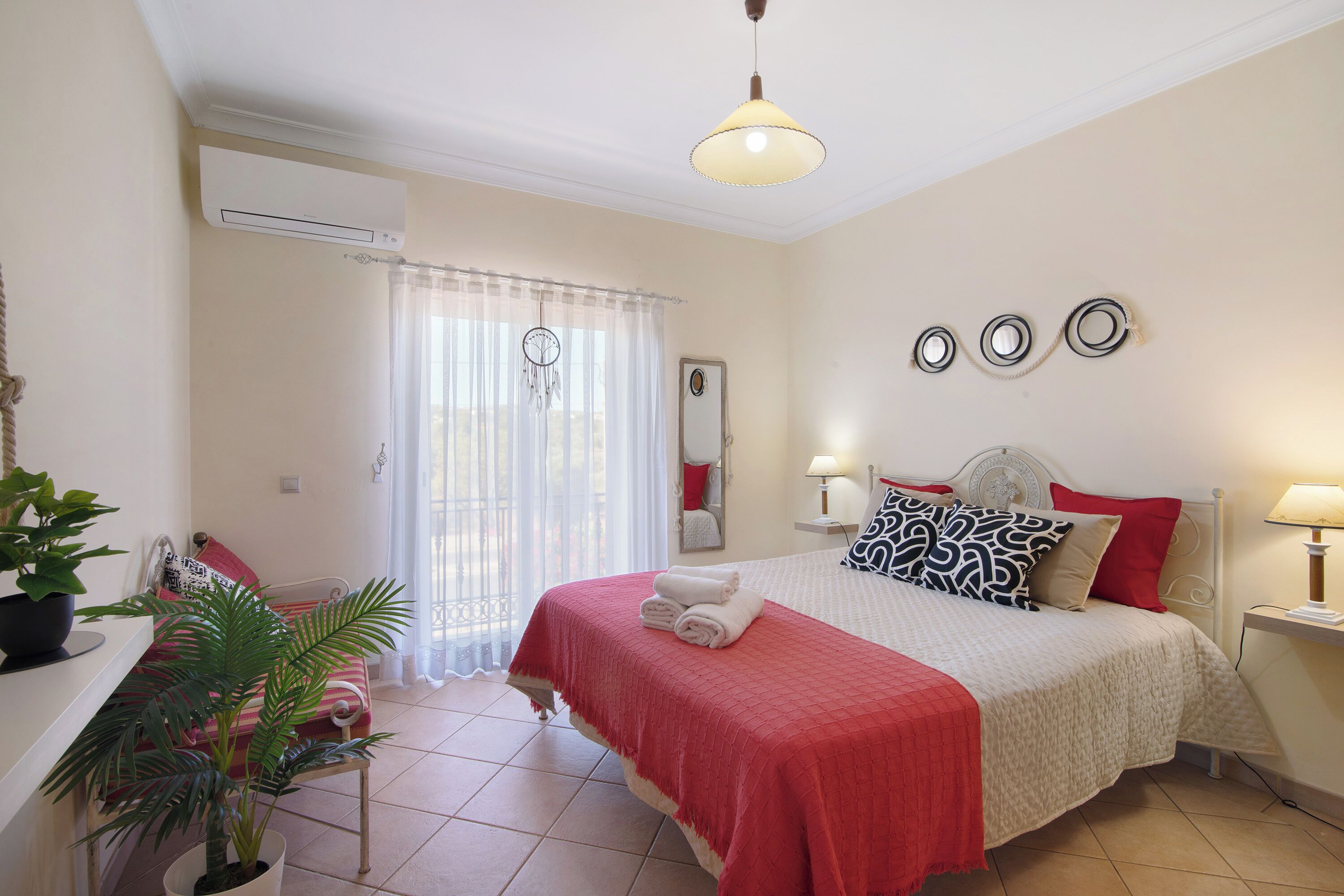 3 habitaciones, tabla de planchar con plancha y wifi gratis 