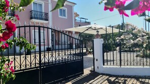 Property grounds - Apartment 'J R Dream house' with Terrace, Garden and Shared Pool (Quarteira)