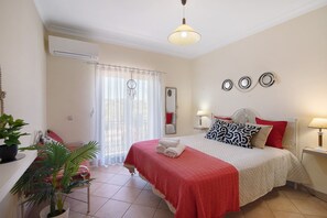 3 bedrooms, iron/ironing board, free WiFi, bed sheets - Villa 'J R Dream House' with Private Pool, Wi-Fi and Air Conditioning (Quarteira)