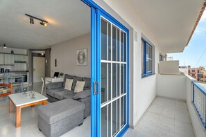 Property grounds - Vacation Apartment 'Apartamento Retama' with Sea View, Private Terrace and Wi-Fi (Adeje)