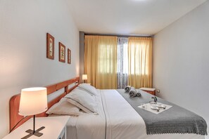 1 quarto, Wi-Fi de cortesia, roupa de cama