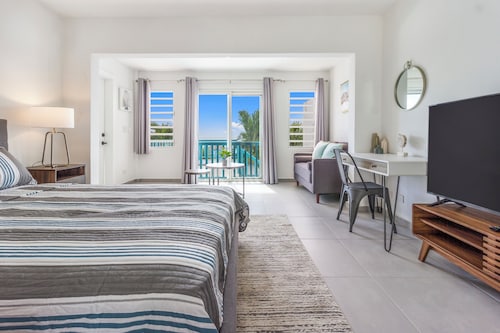 Renovated Apartment with pool and ocean view#4