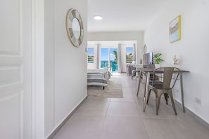 Coffre-fort, bureau, fer et planche Ă repasser, accĂšs au Wi-Fi (inclus)