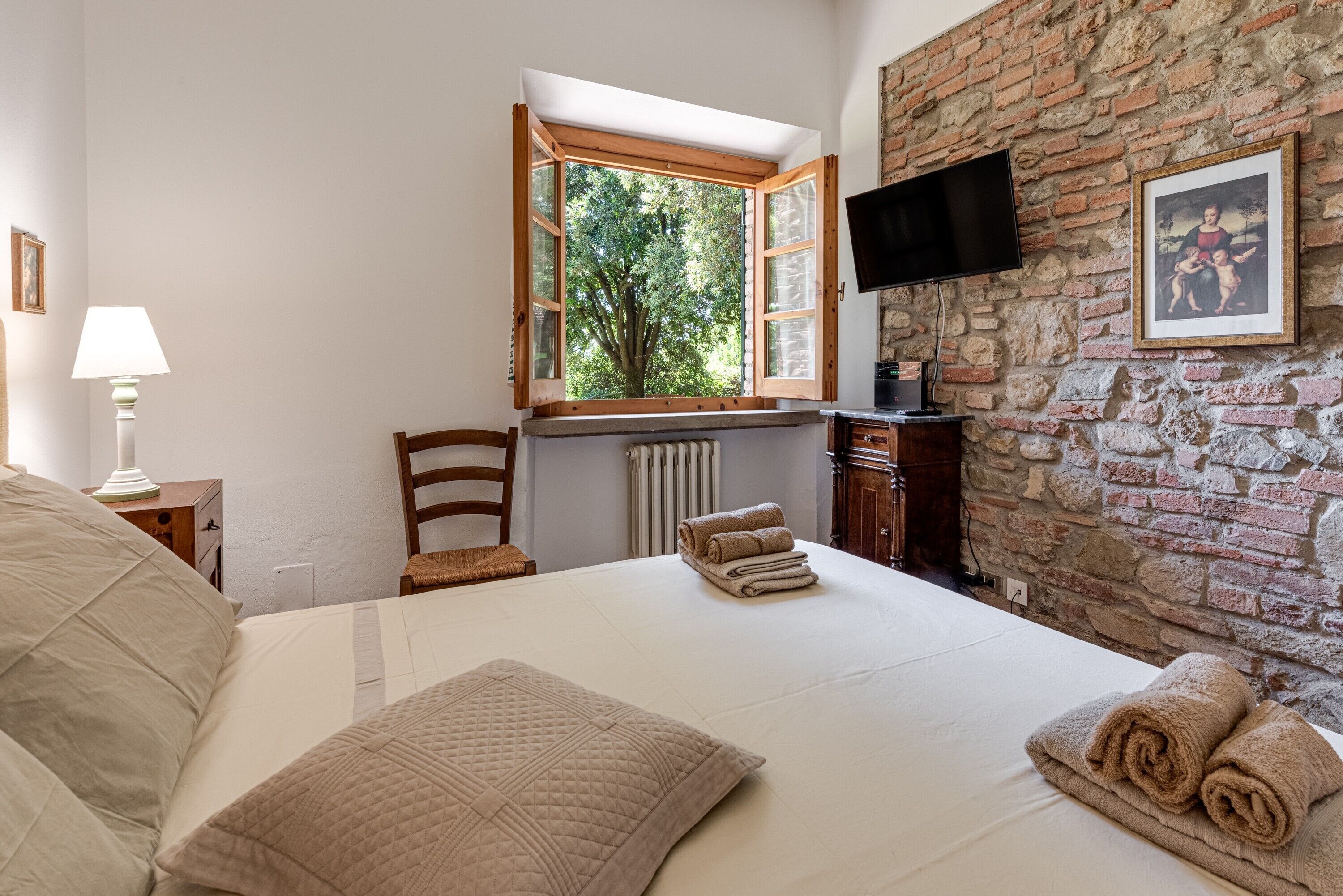 4 camere, Wi-Fi gratuito, lenzuola