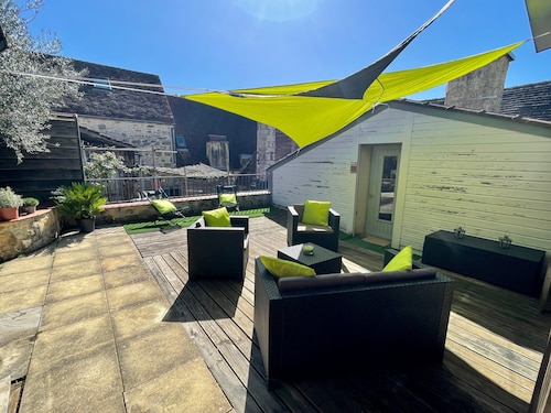 La Cyprienne – Spacious House with Rooftop Terrace