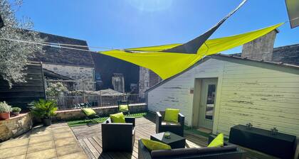 La Cyprienne – Spacious House with Rooftop Terrace