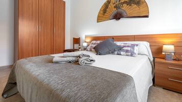 2 quartos, ferros/tábuas de passar roupa, Wi-Fi de cortesia