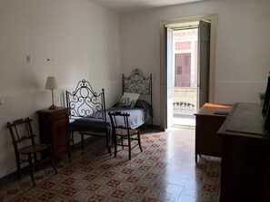 2 bedrooms, iron/ironing board, bed sheets - House in the Iblei (Canicattini Bagni)