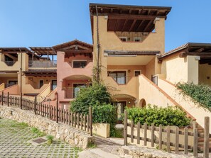 Exterior - Apartment 'Orizzonti Solarium' with Private Terrace (Golfo Aranci)