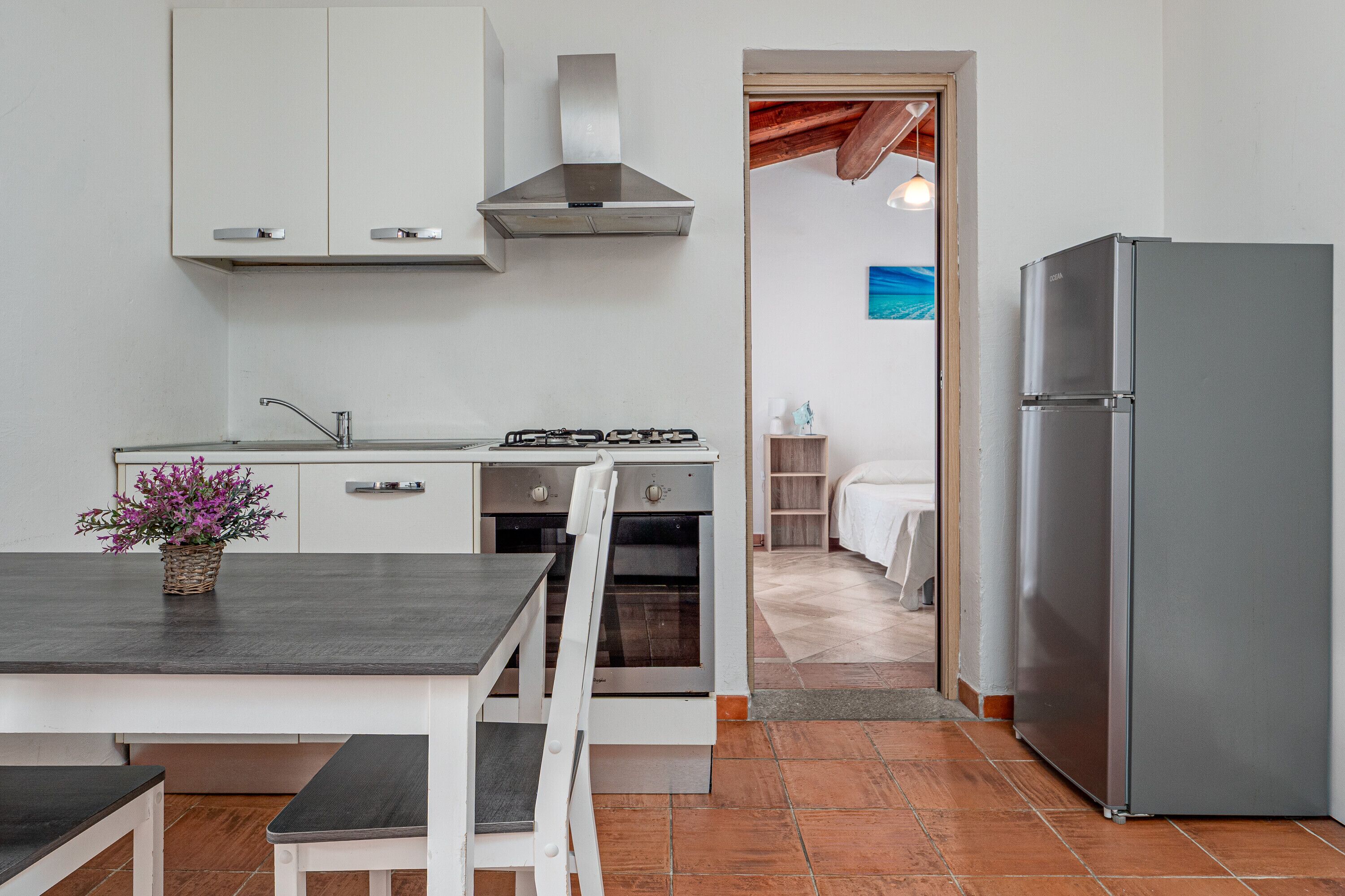 Réfrigérateur, four, plaque de cuisson