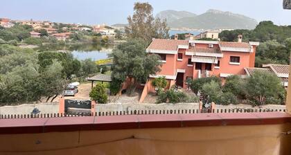 Casa de vacaciones 'Orizzonti 32' con vistas al mar y terraza privada