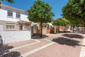 Exterior - Holiday Home 'Casa Ana La Rosaleda' with Private Terrace, Wi-Fi and Air Conditioning (Málaga)