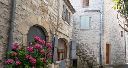 Holiday Home 'Gite De L'écurie' with Air Conditioning
