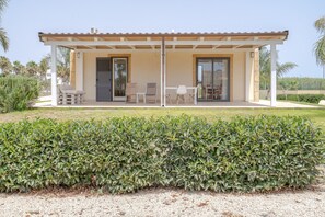 Terrace/patio - Holiday Home 'Agriuno' with Shared Pool, Wi-Fi and Air Conditioning (San Lorenzo)