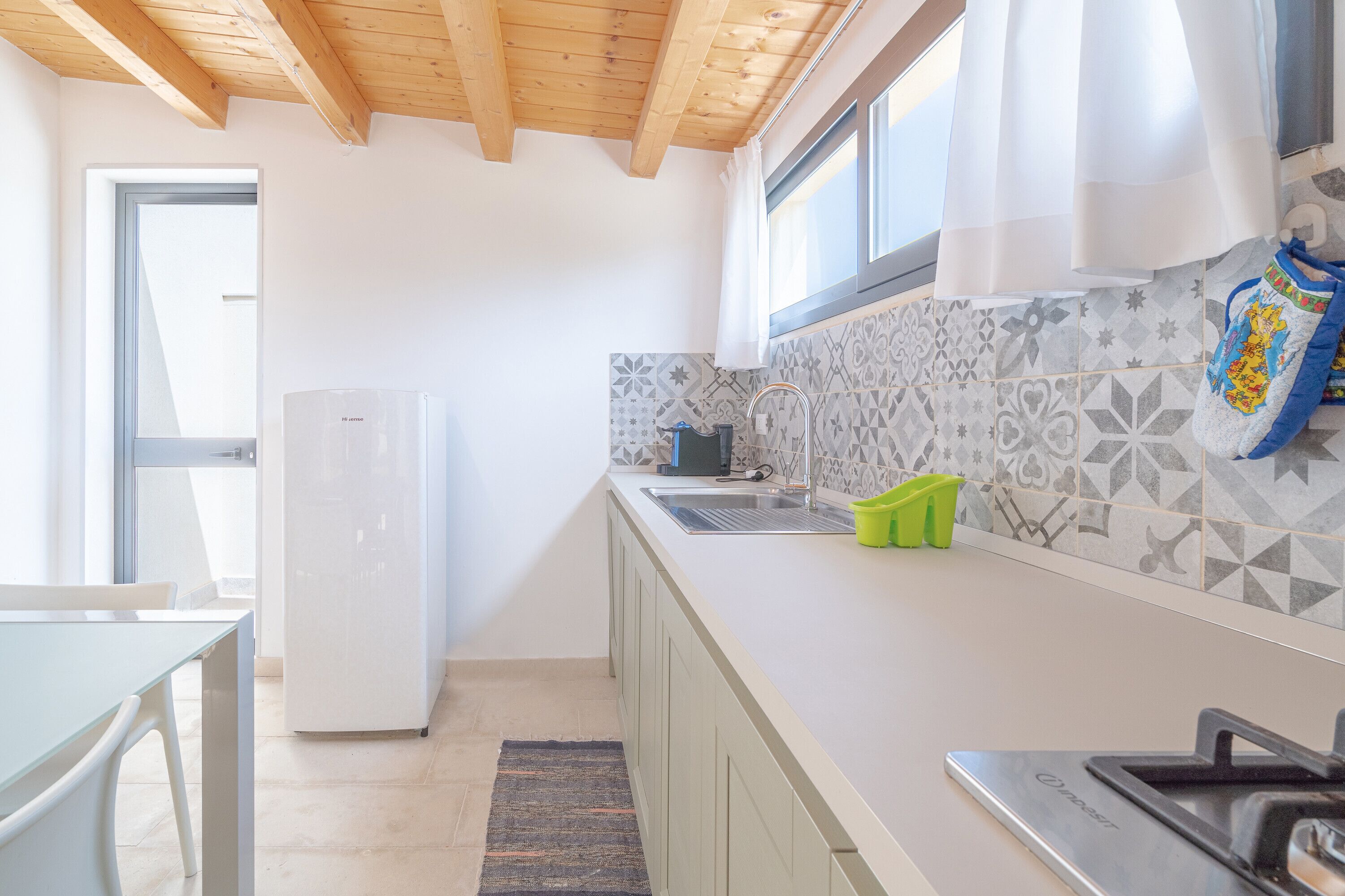 Refrigerador, horno, parrilla de estufa y lavavajillas 